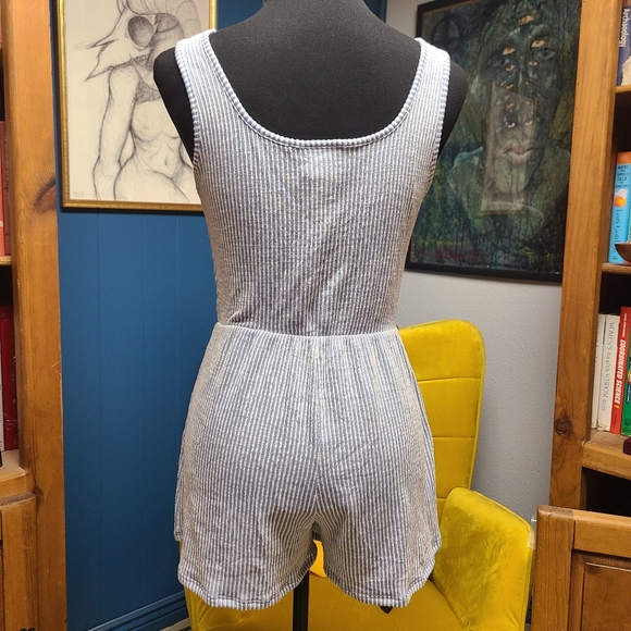 Caution To The Wind Sleeveless Striped Romper Size M - Picture 5 of 8